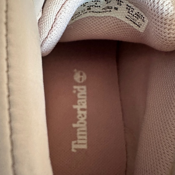 Pink Timberland lace up boots. - Picture 6 of 6